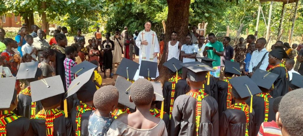 Graduación de la guardería Ave Maria y Clausura del Año Académico